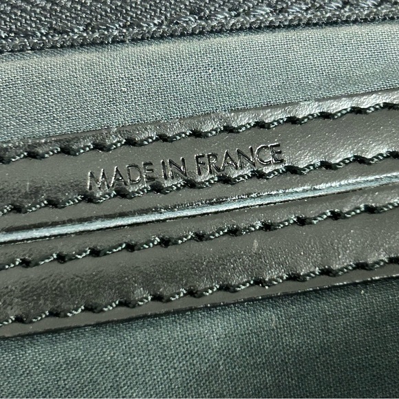 Louis Vuitton Black Epi Speedy 40 - Picture 13 of 15